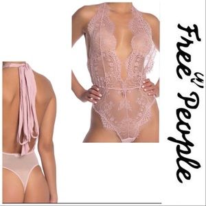 🤩 NEW show blush bodysuit by FREE PEOPLE M $68